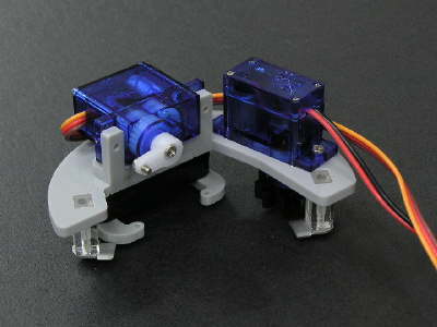 Turret rotation and gun elevation servos